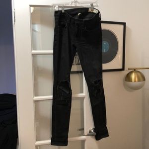 Distressed rag&bone jeans size 26 inseam 29”